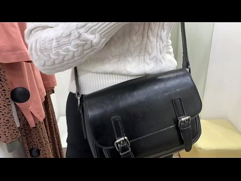 ❤️ Masturbation publique de la jeune salope FeralBerry avec un gode dans la cabine d'essayage ❌ Porno at fr.pornpk.ru